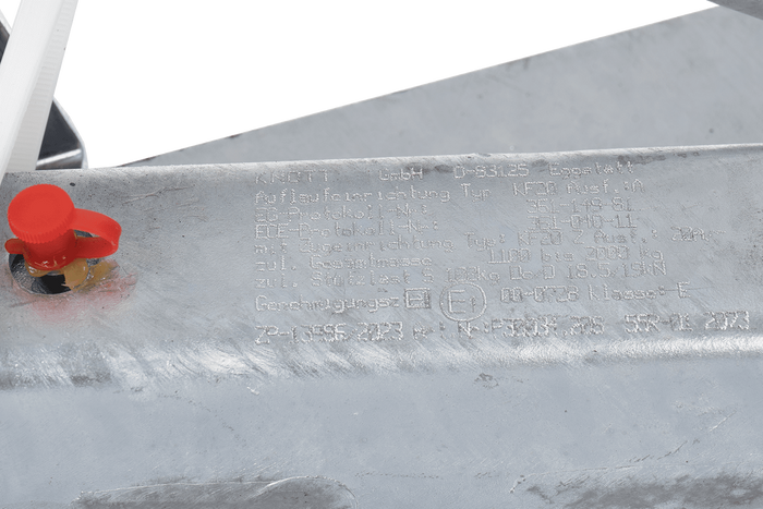 KNOTT KF20A ráfutószerkezet K20B vonóhoroggal 2000 kg-os pótkocsihoz V-típusú vonórúddal