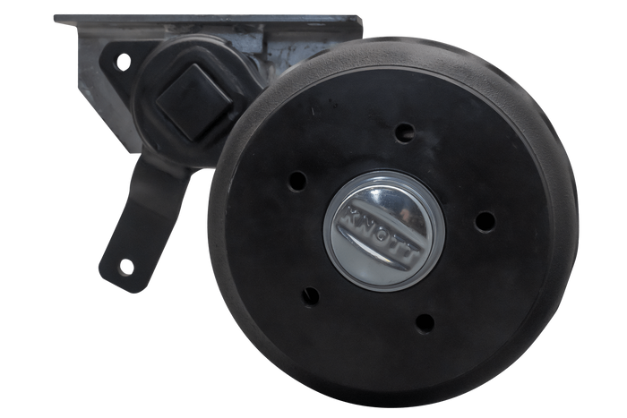 KNOTT VGB13 fékezett tengely pótkocsihoz/szállítóhoz 1350kg 1400mm 1800mm 5x112