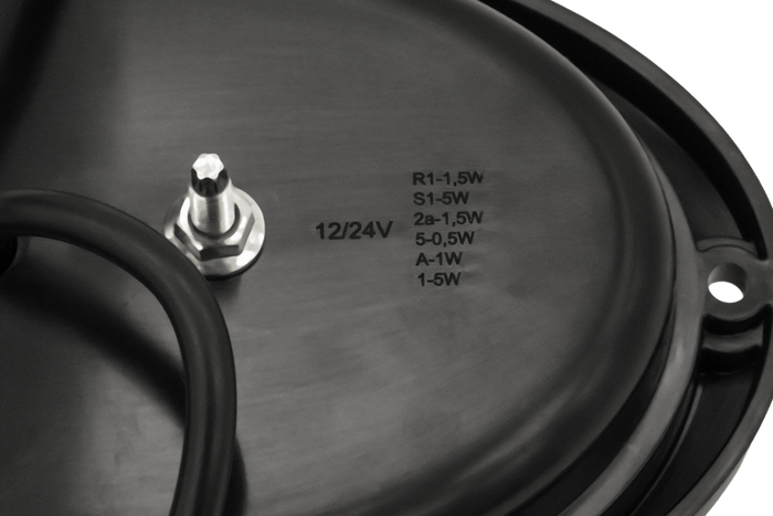 FRISTOM FT-356 LED univerzális első lámpa süllyesztett szereléshez való házzal