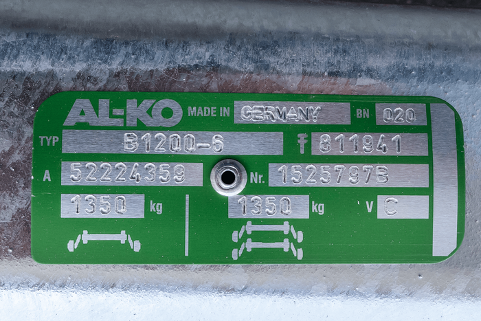 AL-KO COMPACT fékező tengely pótkocsihoz/szállítóhoz 1350kg 1200mm 1650mm 4x100