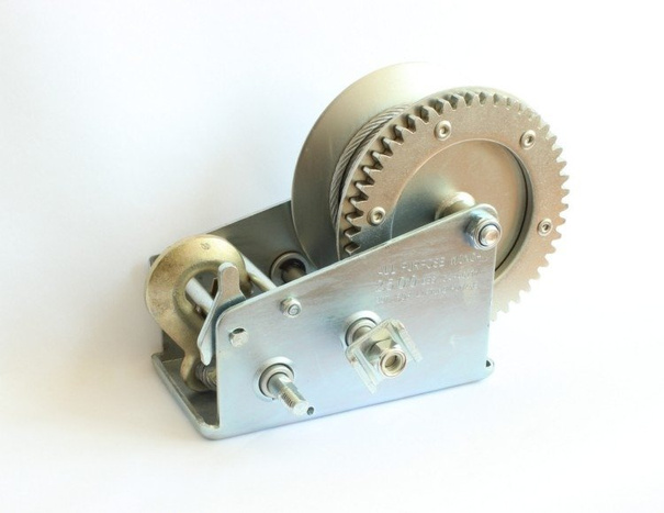 Kézi csörlő KNOTT 1135 kg-os acélköteles pótkocsihoz