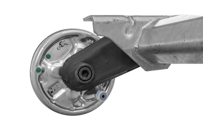 AL-KO COMPACT fékező tengely pótkocsihoz/szállítóhoz 1350kg 900mm 1300mm 5x112