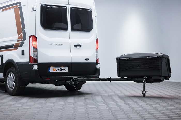 Vonóhorogra szerelhető csomagtartó doboz Camper Alpha fekete LED (hosszú)