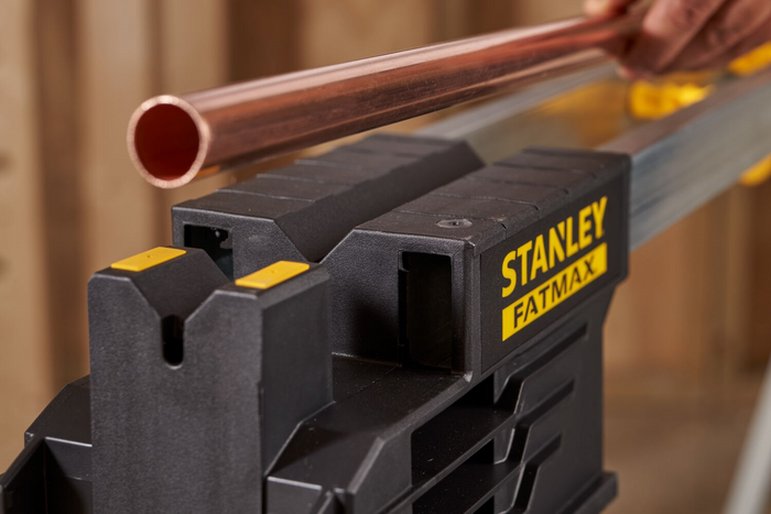 Két fém bakból álló készlet STANLEY FATMAX FMST1-75763 műhelyállványok