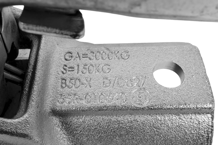 WINTERHOFF WW 30-D3-K1212 gömbfejű vonóhorog 3000 kg-os pótkocsihoz, 50-51 mm-es csővonórúddal, öntöttvas