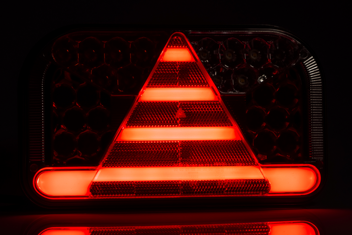 FRISTOM FT-170 LED bajonettzáras hátsó lámpa 6 funkciós bal oldali