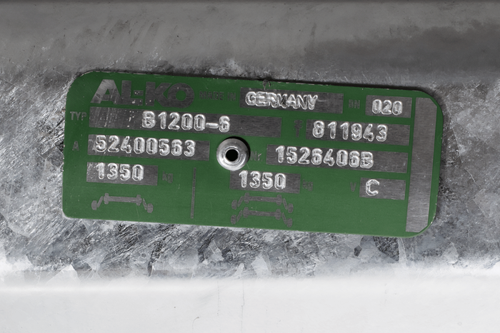 AL-KO COMPACT fékező tengely pótkocsihoz/szállítóhoz 1350kg 1400mm 1850mm 5x112