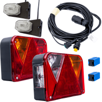 Lámpakészlet: DOBPLAST DPT35 hátsó lámpák + ASPÖCK FLEXIPOINT I oldalsó helyzetjelző lámpák + MANTES 4,5 m-es 7 tűs kábelköteg