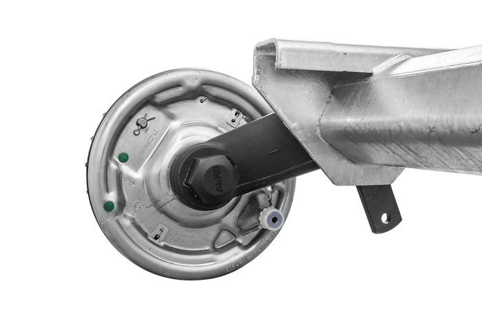 AL-KO EURO fékezett tengely pótkocsihoz/autószállítóhoz 1800kg 1400mm 1900mm 5x112