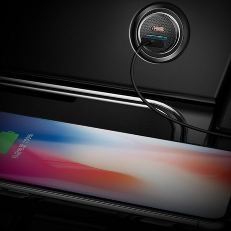 BASEUS Kör alakú műanyag USB-A, USB-C 30W-os autós töltő