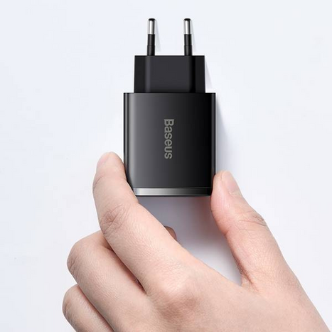 BASEUS Kompakt 2xUSB-A, USB-C fali töltő
