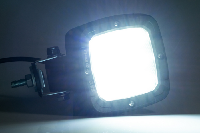 LED munkalámpa reflektor FRISTOM FT-036 9xLED 1800lm tartóval