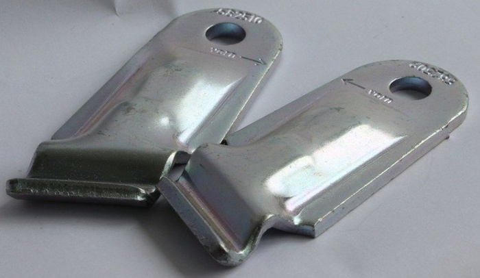 AL-KO nyolcszögletű lengéscsillapítók 900-1600 kg-os pótkocsitengelyekhez, konzolokkal együtt