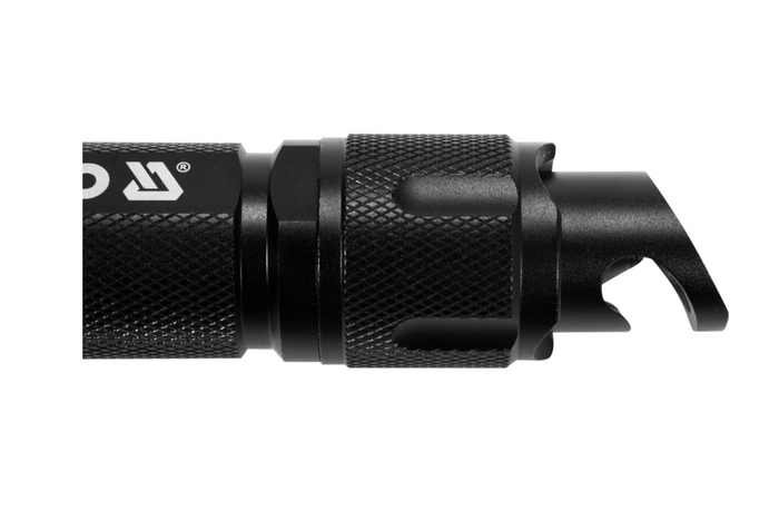 YATO YT-085609 LED 900lm multifunkciós zseblámpa, külső akkumulátor, sörnyitó, vészkalapács