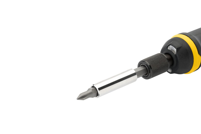 STANLEY 4V-os akkus csavarhúzó töltővel és bitekkel 