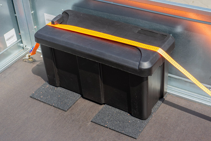 Csúszásgátló csomagtérszőnyeg 300x200x8 mm