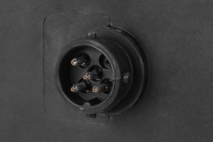 Lámpakészlet: DOBPLAST DPT35 hátsó lámpák + ASPÖCK FLEXIPOINT I oldalsó helyzetjelző lámpák + MANTES 4,5 m-es 7 tűs kábelköteg