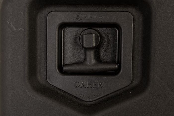 DAKEN 81205 ARKA szerszámosláda 685x500x500mm 109l