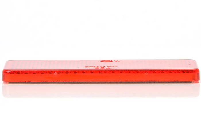 Téglalap alakú öntapadós reflektor RED WAŚ 96x42mm fényvisszaverő