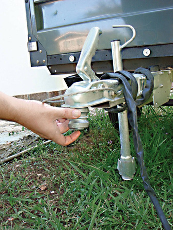 Utánfutó vonóhorog-védelem LAMP lopásgátló zár