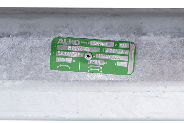 AL-KO EURO fékezett tengely pótkocsihoz/autószállítóhoz 1800kg 1300mm 1800mm 5x112