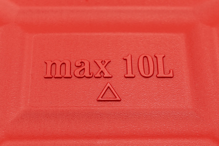 10 literes HERMON műanyag kanna tölcsérrel, piros