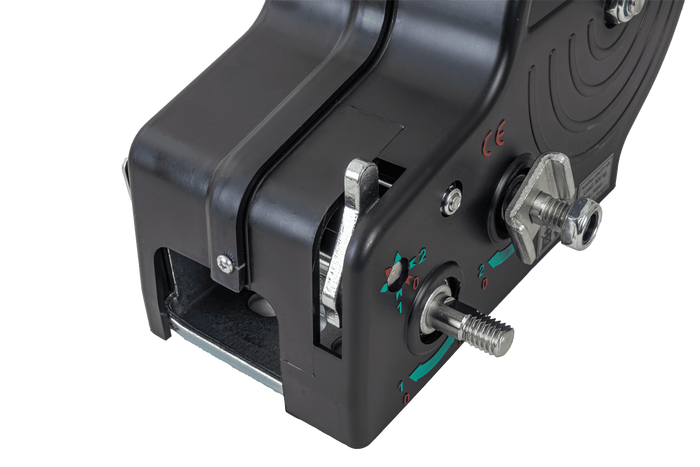 Kézi csörlő pótkocsihoz KNOTT 6X0017.311 900kg hevederrel