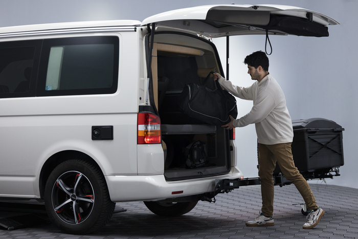 Vonóhorogra szerelhető vonódoboz Camper Alpha fekete (rövid)