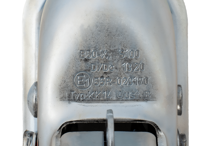 KNOTT KK14-B gömbfejű vonóhorog 1400 kg-os pótkocsihoz, 45 mm-es csővonórúddal