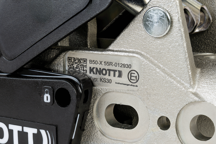 KNOTT KS30 gömbfejes vonóhorog stabilizátorral 3000 kg-os pótkocsihoz, 50 mm-es csővonórúddal