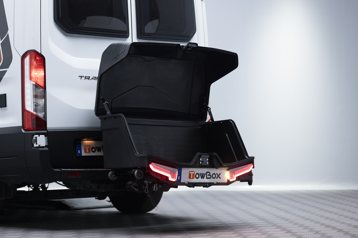 Vonóhorogra szerelhető csomagtartó doboz Camper Alpha fekete LED (hosszú)