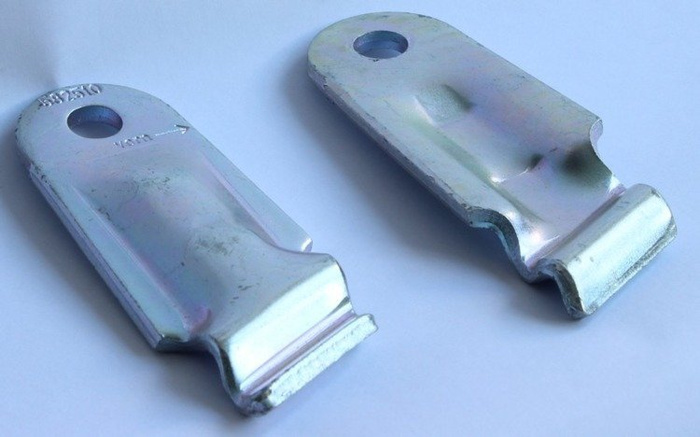 AL-KO nyolcszögletű lengéscsillapítók 900-1600 kg-os pótkocsitengelyekhez, konzolokkal együtt