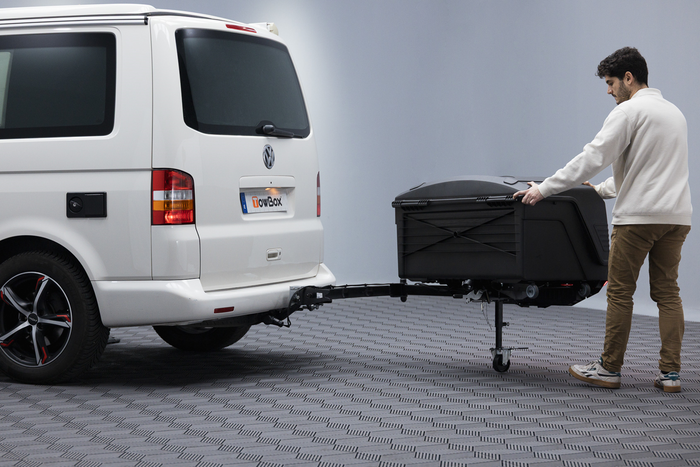 Vonóhorogra szerelhető vonódoboz Camper Alpha fekete (rövid)