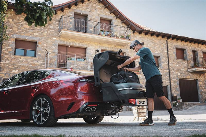 Vonóhorogra szerelhető csomagtartó doboz EVO városi fekete