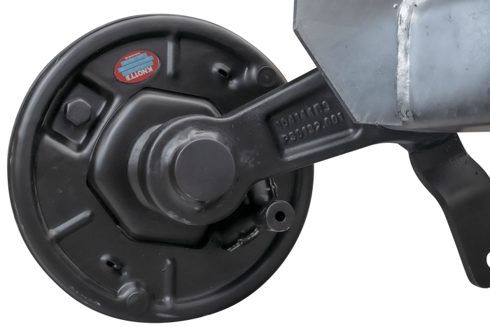 KNOTT VGB13 fékezett tengely pótkocsihoz/szállítóhoz 1350kg 1400mm 1800mm 5x112